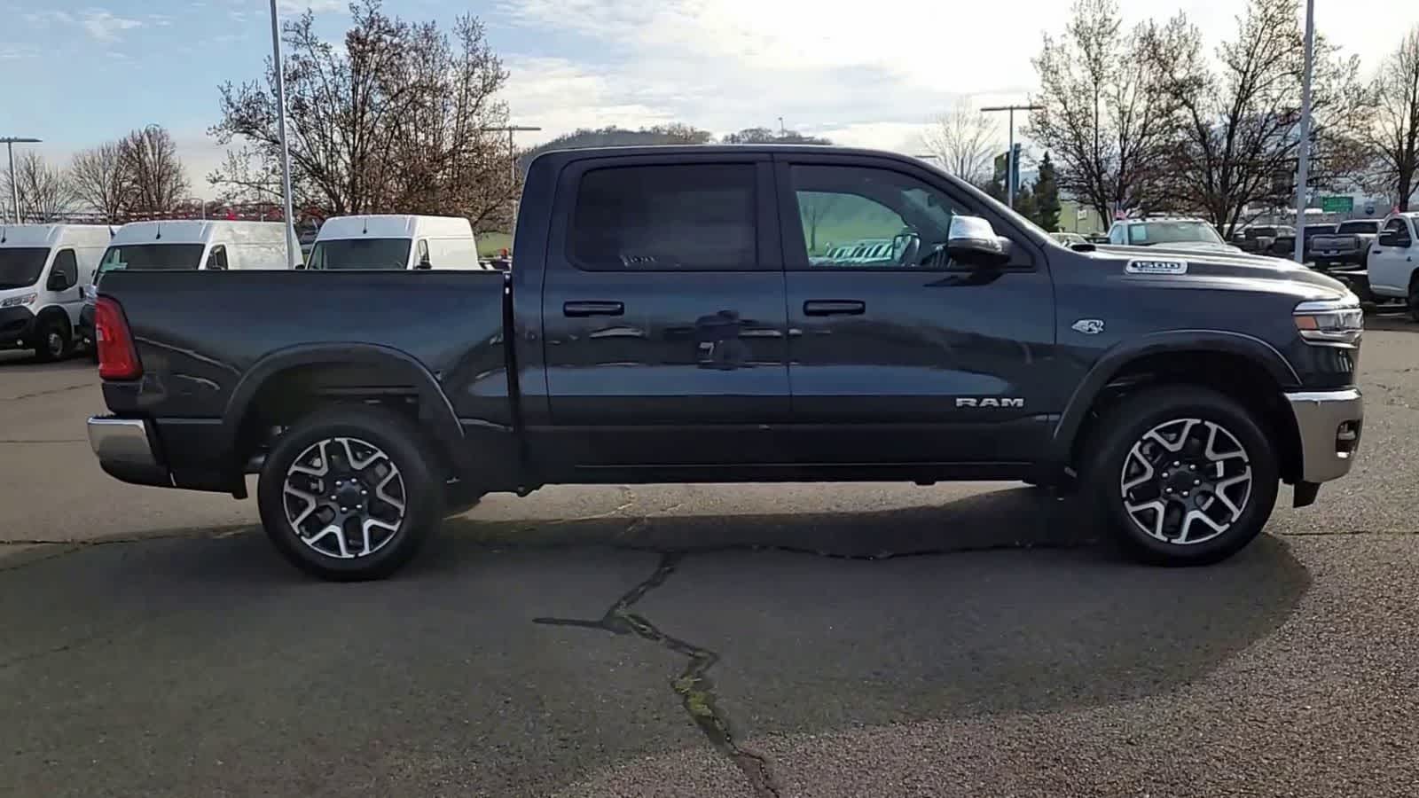 Thumbnail: 2026 RAM 1500 - 9