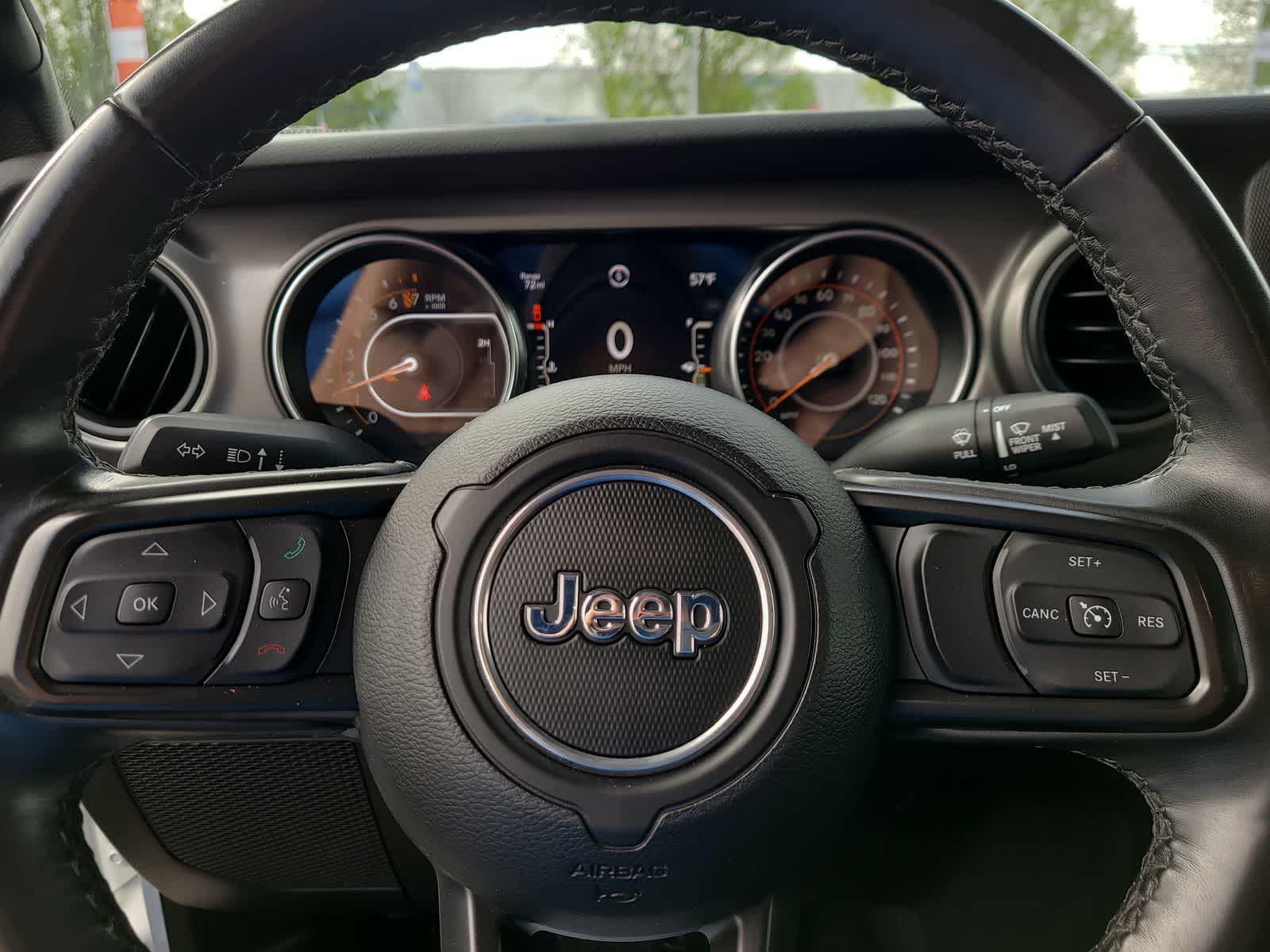 Thumbnail: 2022 Jeep Gladiator - 23