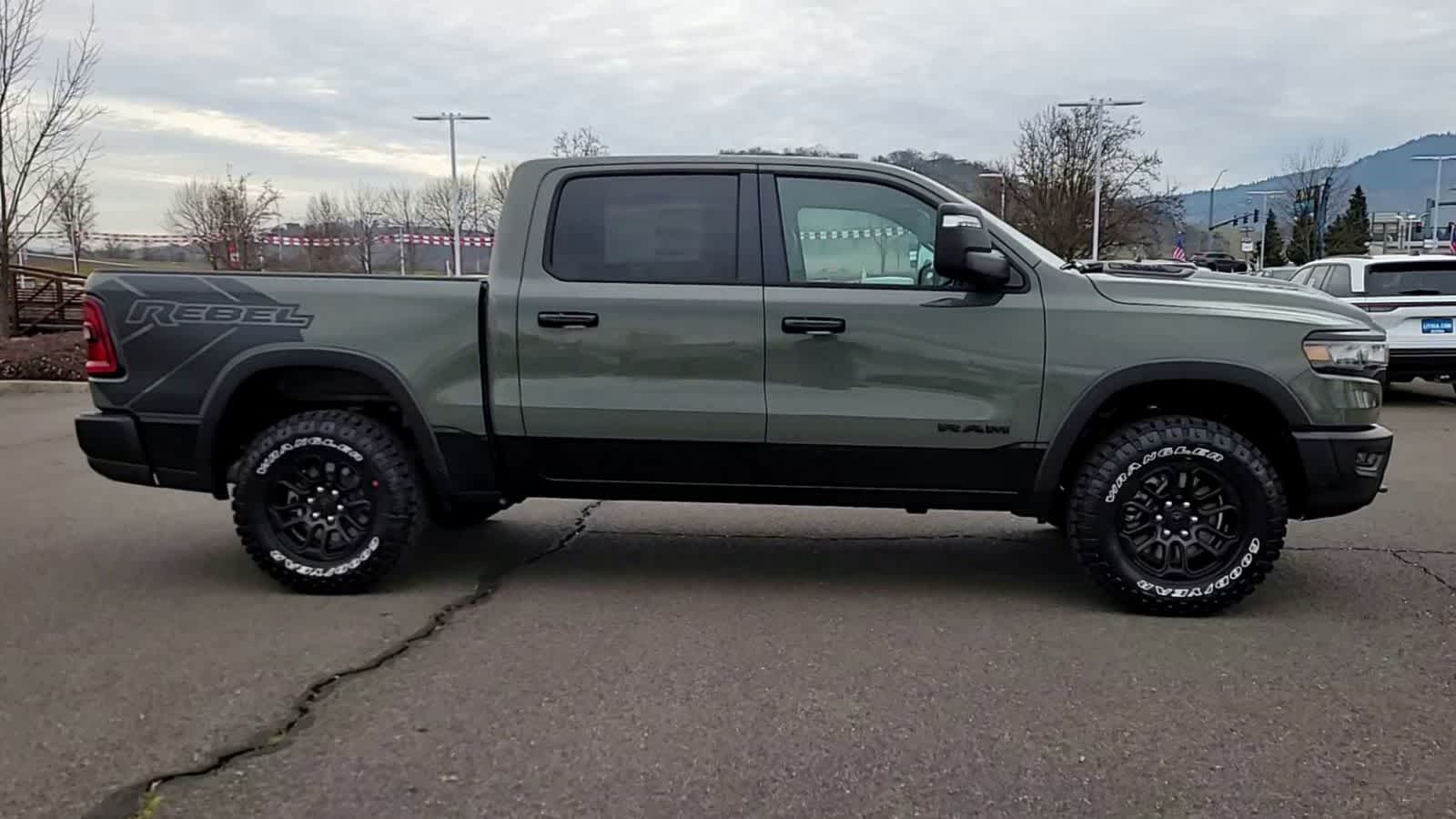 Thumbnail: 2026 RAM 1500 - 9