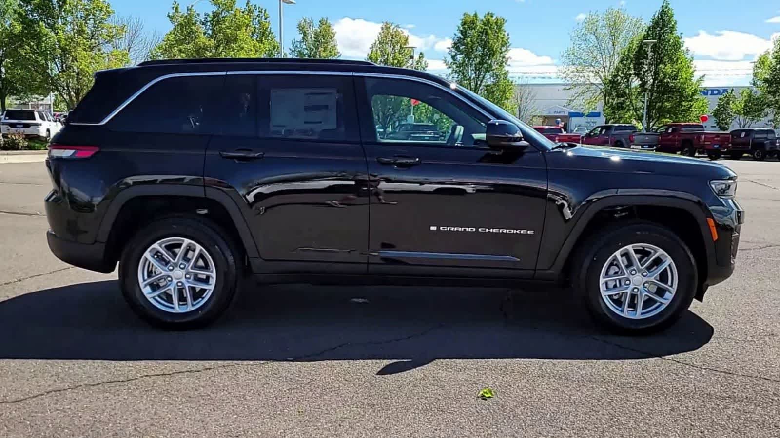 Thumbnail: 2026 Jeep Grand Cherokee - 9