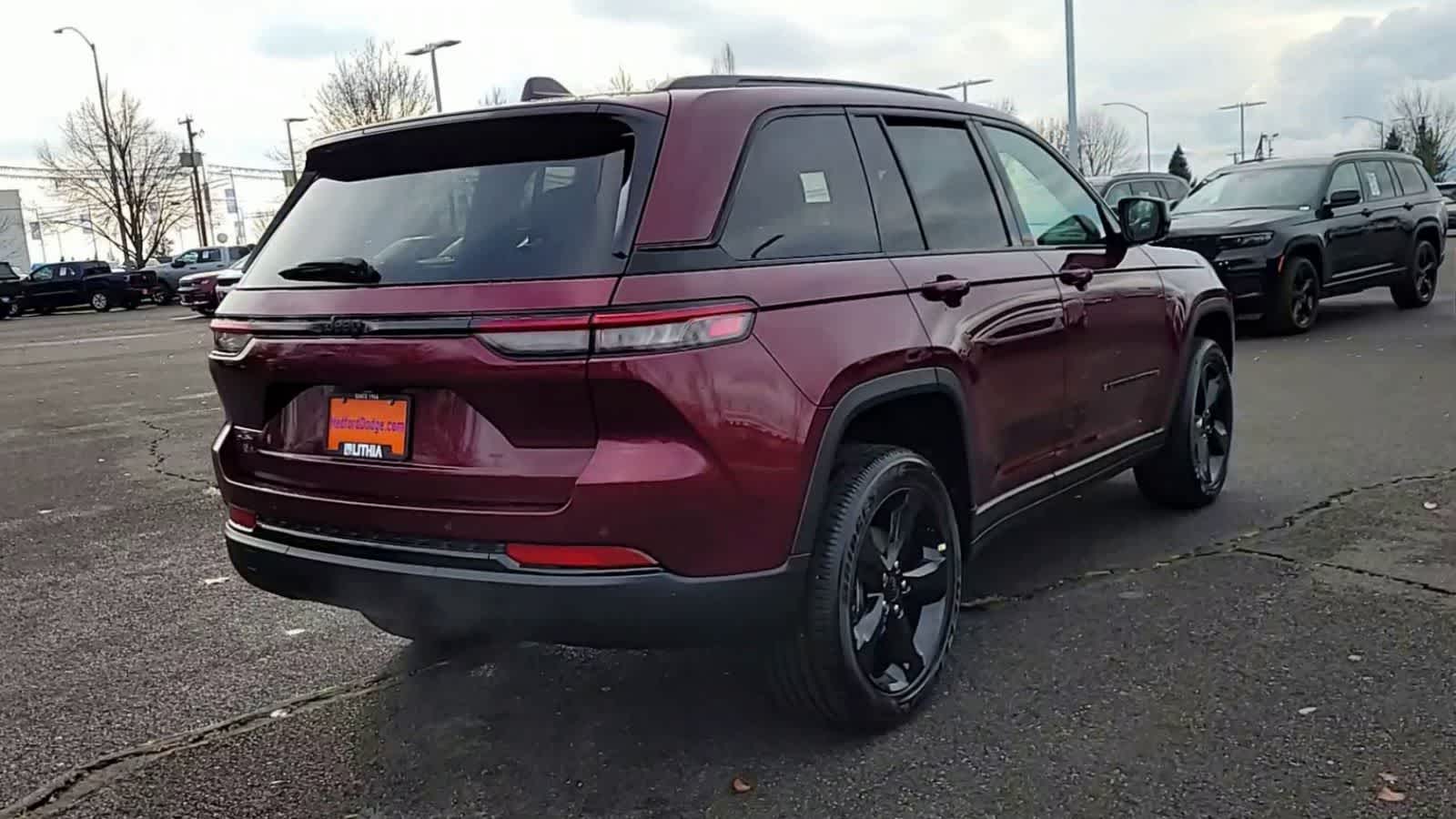 Thumbnail: 2025 Jeep Grand Cherokee - 8