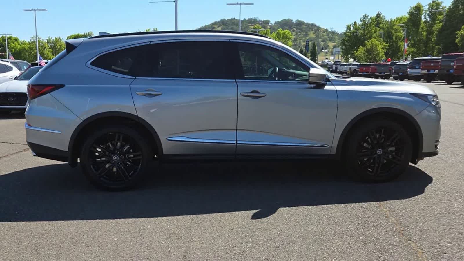 Thumbnail: 2025 Acura MDX - 9