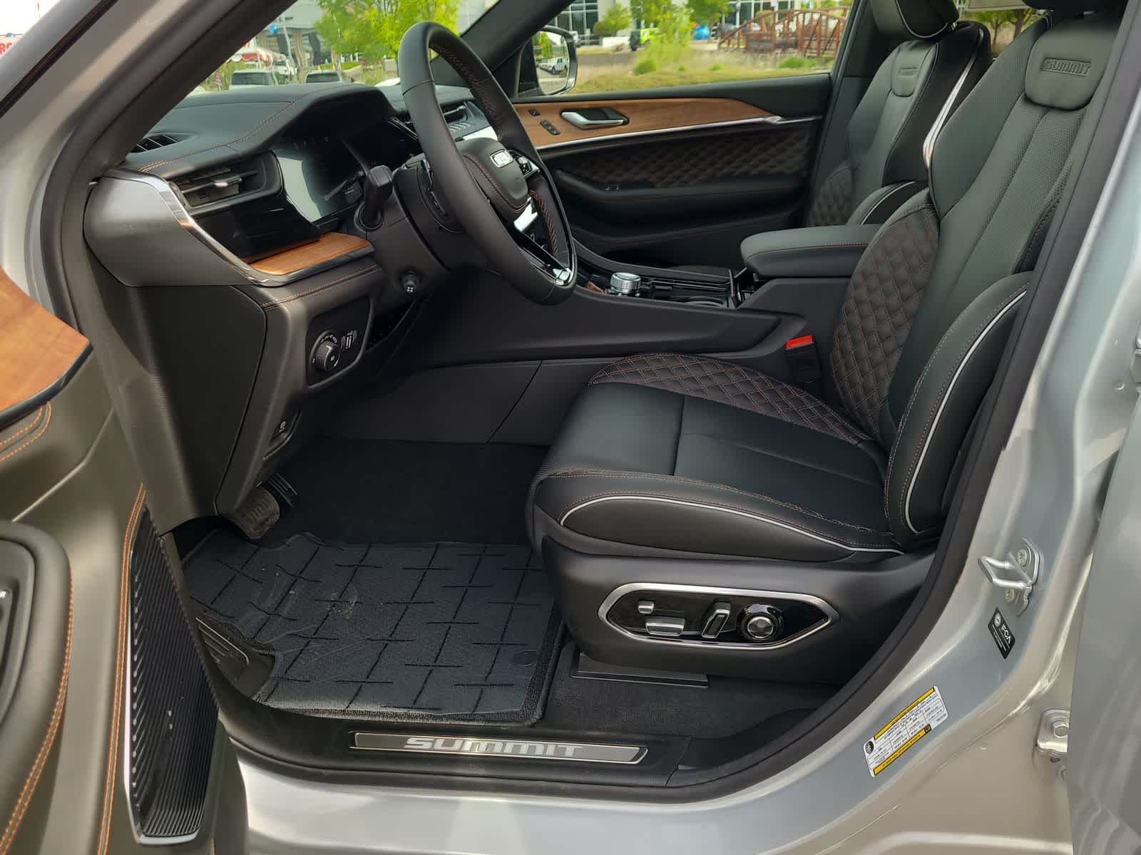 Thumbnail: 2026 Jeep Grand Cherokee - 19