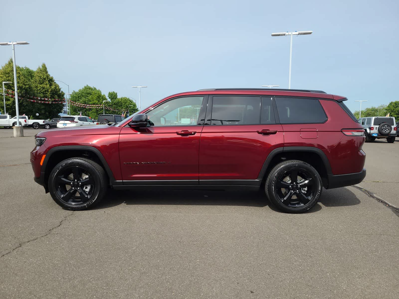 Thumbnail: 2025 Jeep Grand Cherokee - 11