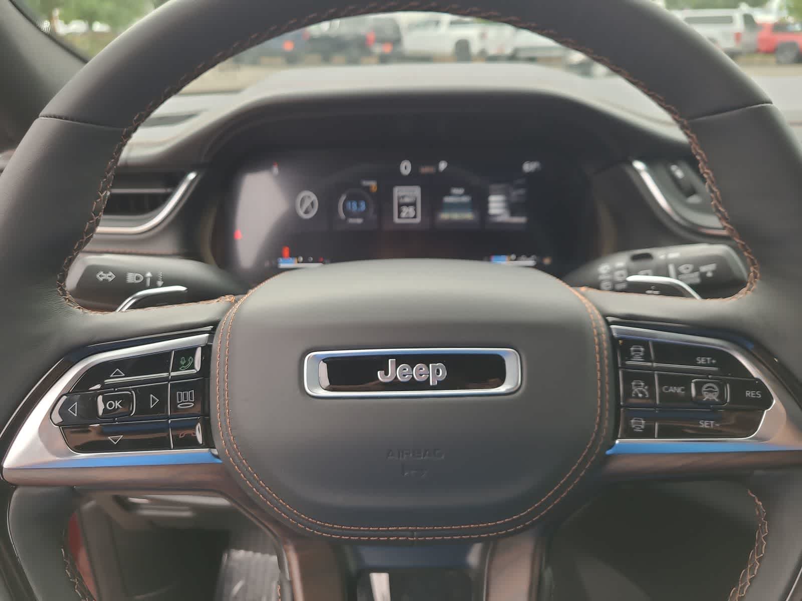 Thumbnail: 2025 Jeep Grand Cherokee - 23