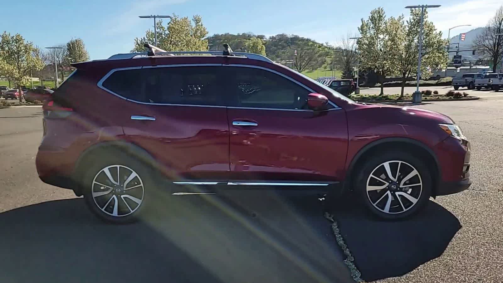 Thumbnail: 2020 Nissan Rogue - 9