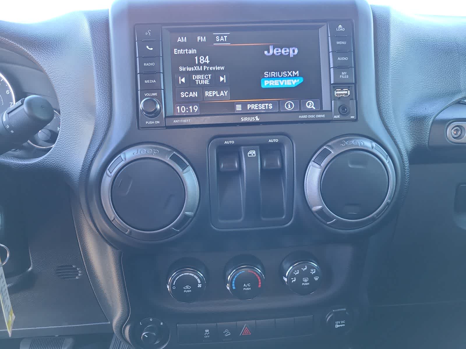 Thumbnail: 2018 Jeep Wrangler - 24