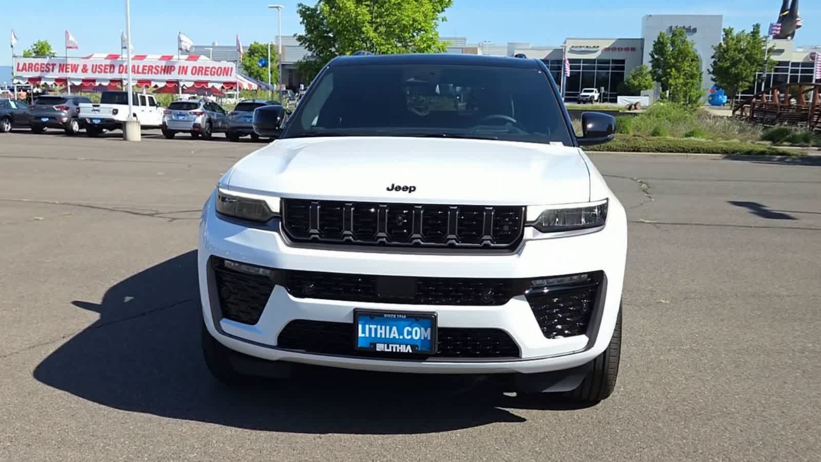 Thumbnail: 2026 Jeep Grand Cherokee - 3