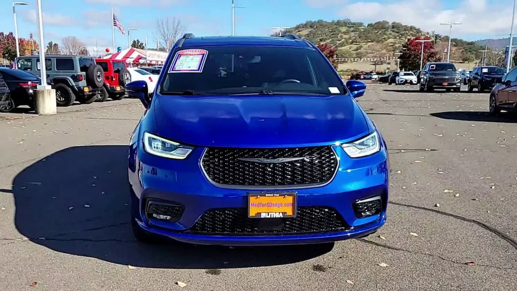 Used 2021 Chrysler Pacifica Touring L Van Passenger Van