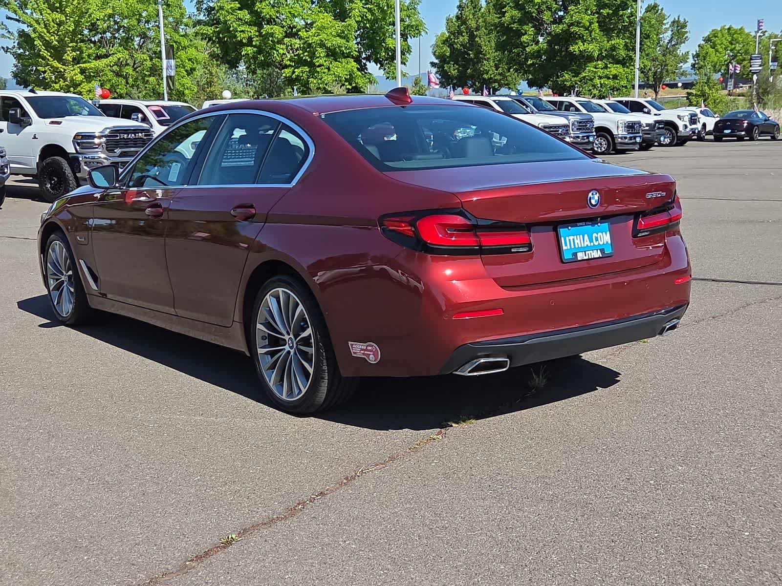 Thumbnail: 2023 BMW 5 Series - 12