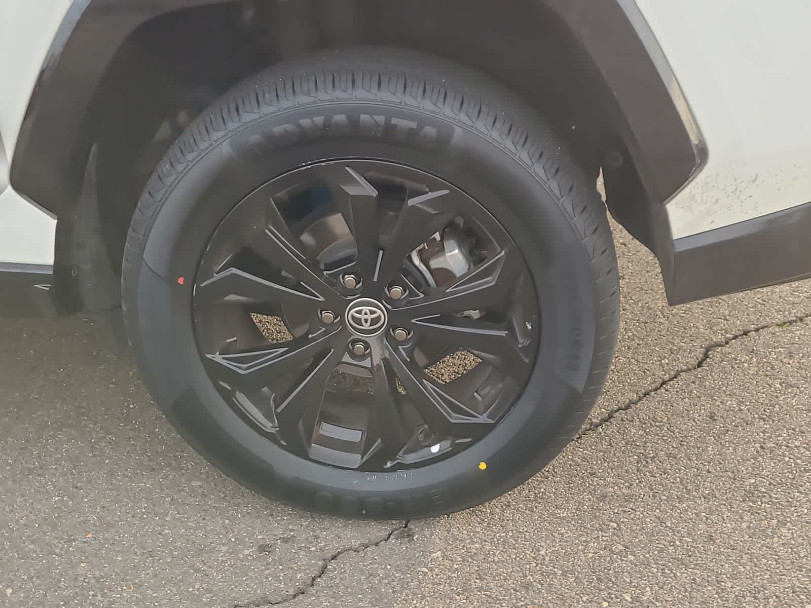 Thumbnail: 2022 Toyota RAV4 - 16