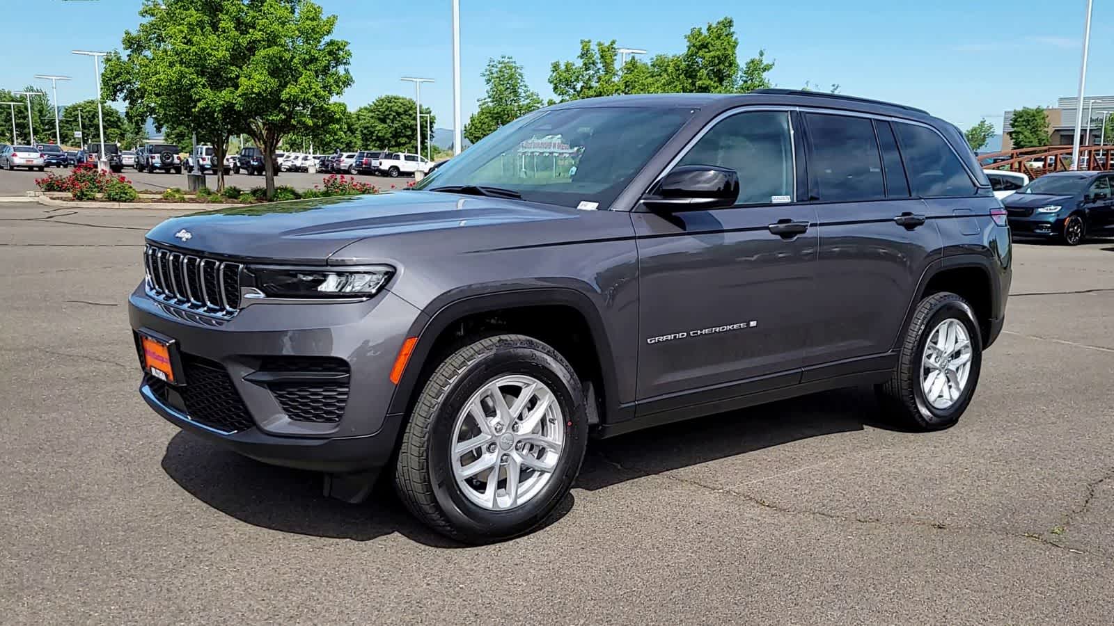 Thumbnail: 2025 Jeep Grand Cherokee - 4