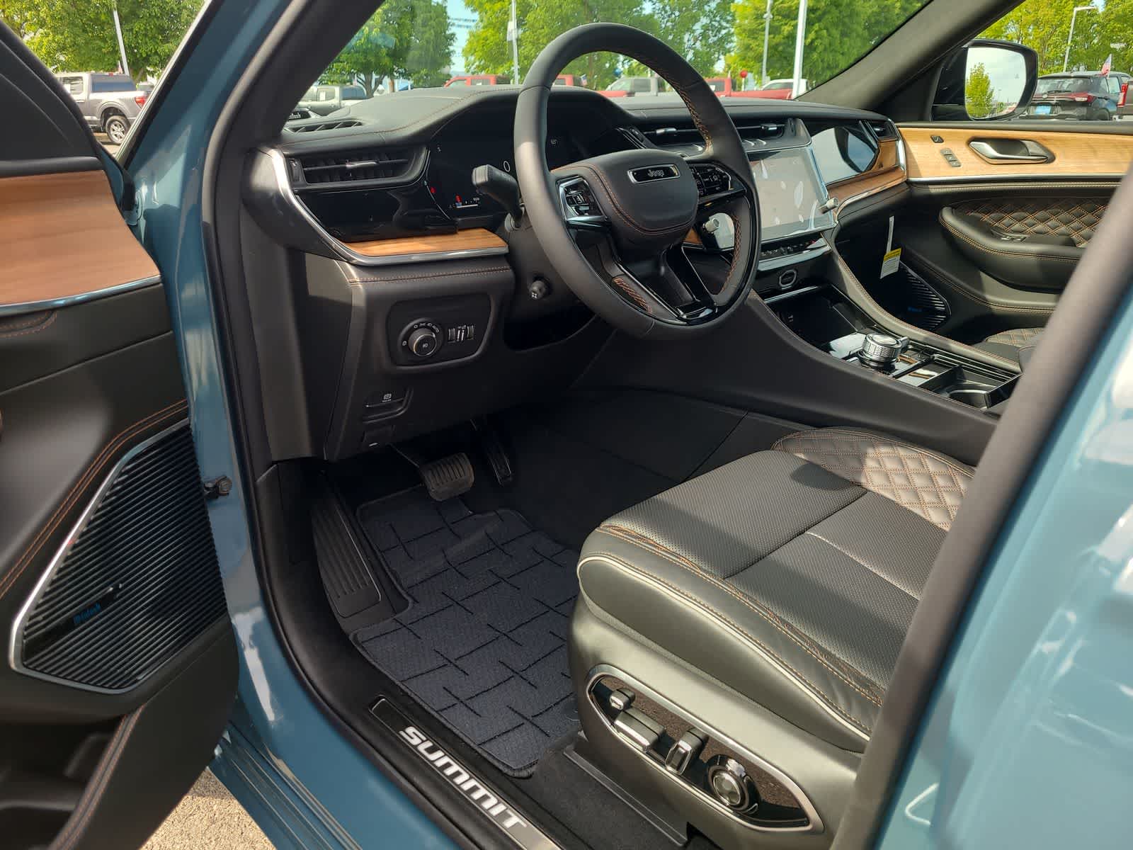 Thumbnail: 2026 Jeep Grand Cherokee - 10