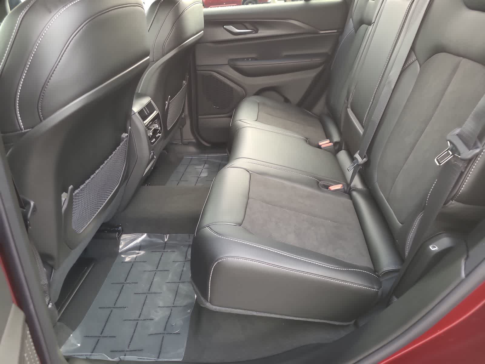 Thumbnail: 2025 Jeep Grand Cherokee - 21