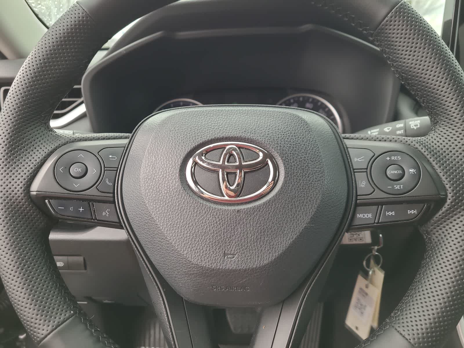 Thumbnail: 2022 Toyota RAV4 - 23