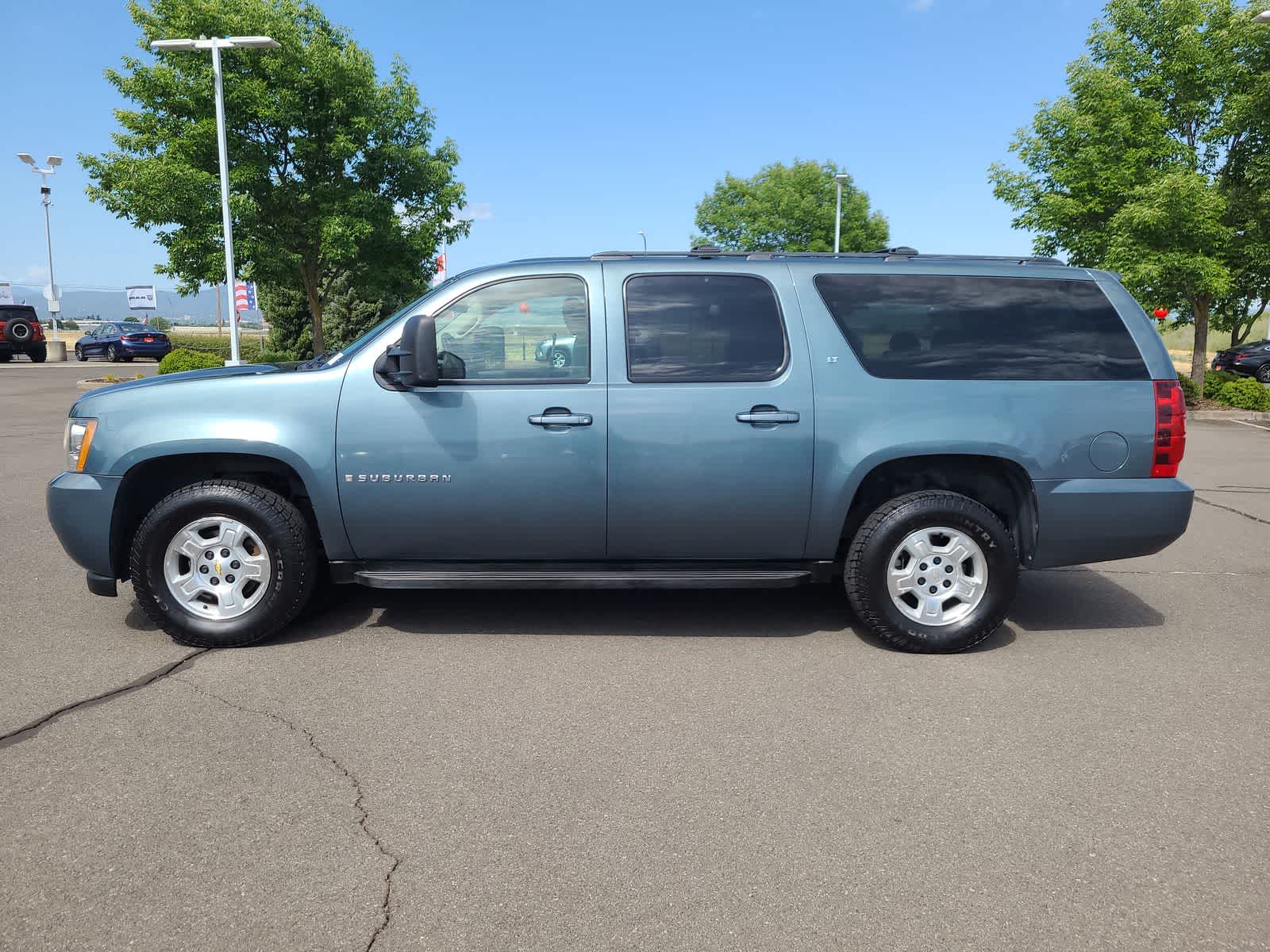 Thumbnail: 2009 Chevrolet Suburban - 11