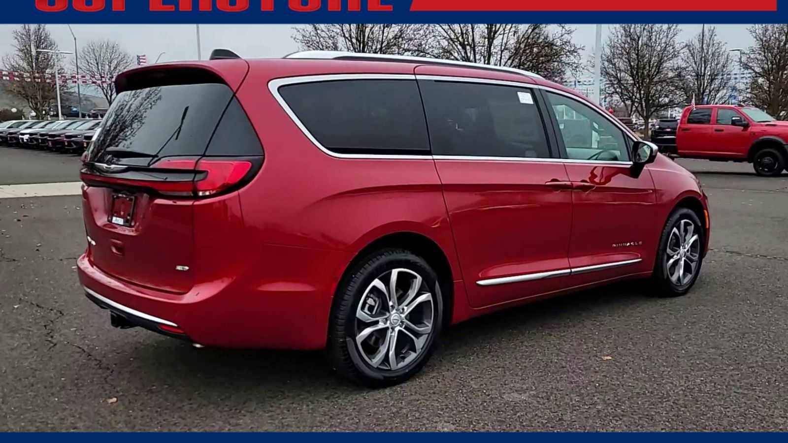 Thumbnail: 2026 Chrysler Pacifica - 8