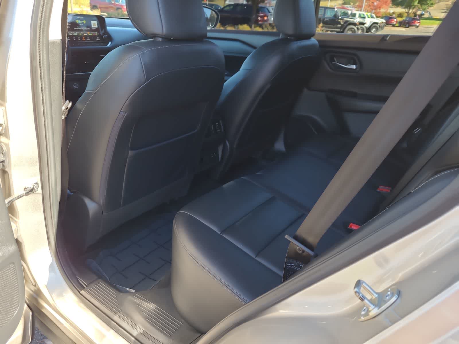 Thumbnail: 2022 Nissan Rogue - 20