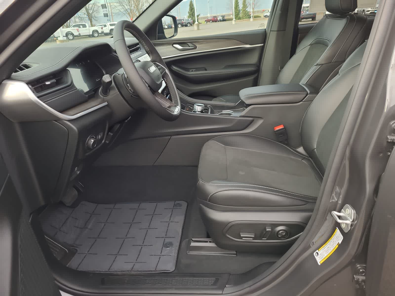 Thumbnail: 2026 Jeep Grand Cherokee - 19