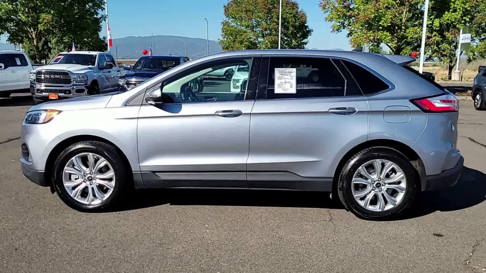 Thumbnail: 2023 Ford Edge - 5