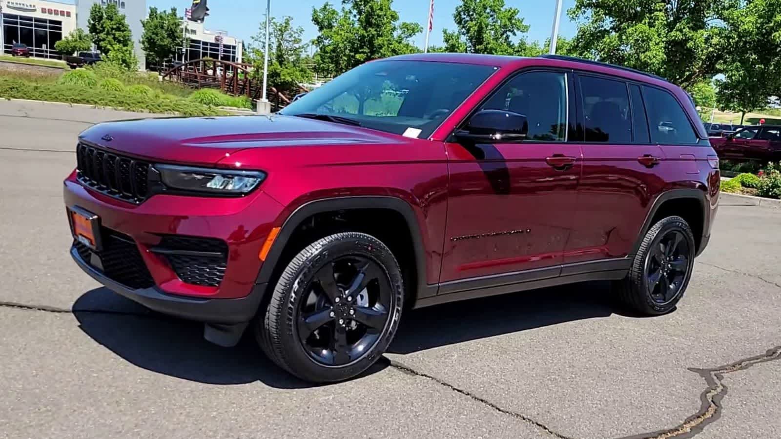 Thumbnail: 2025 Jeep Grand Cherokee - 4