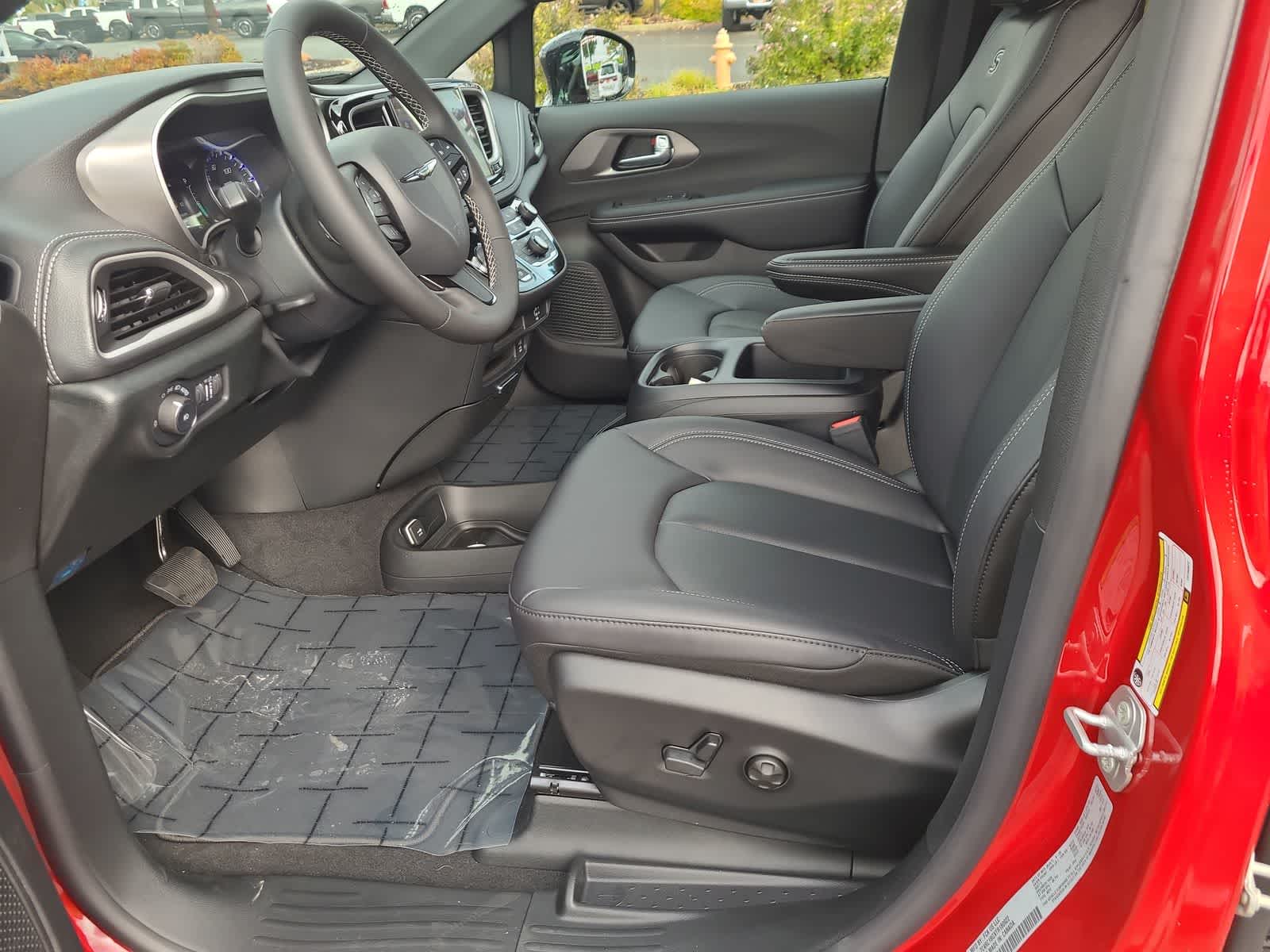 Thumbnail: 2026 Chrysler Pacifica - 19