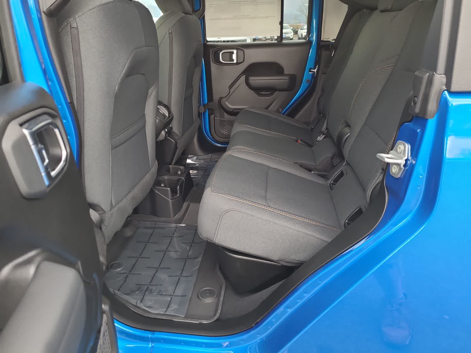 Thumbnail: 2026 Jeep Gladiator - 21