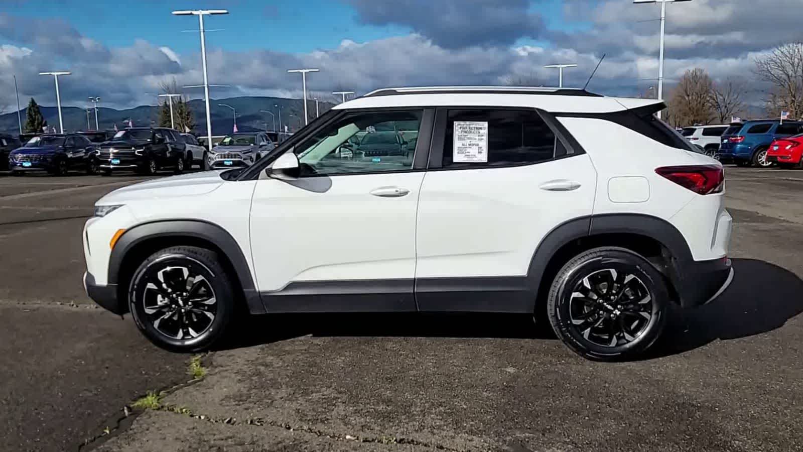 Thumbnail: 2022 Chevrolet TrailBlazer - 5