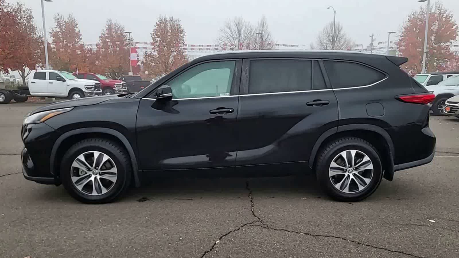 Thumbnail: 2023 Toyota Highlander - 5