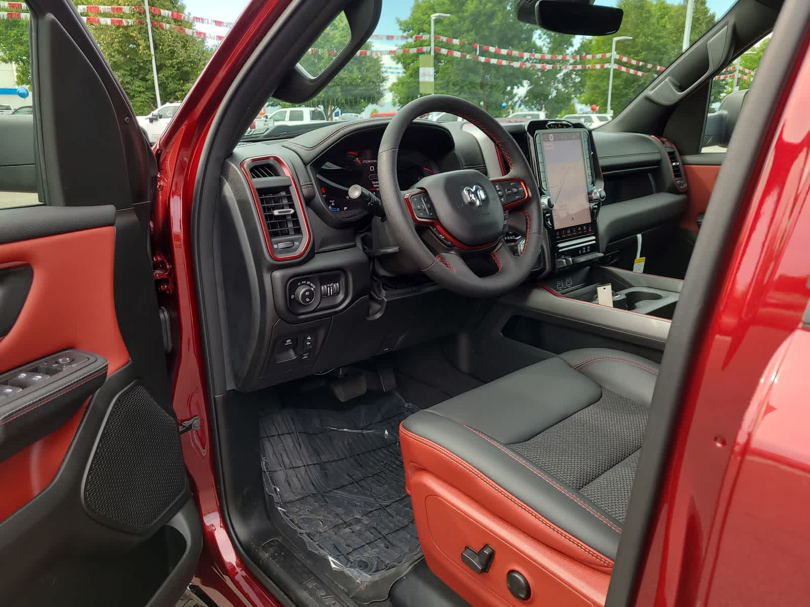 Thumbnail: 2025 RAM 1500 - 10