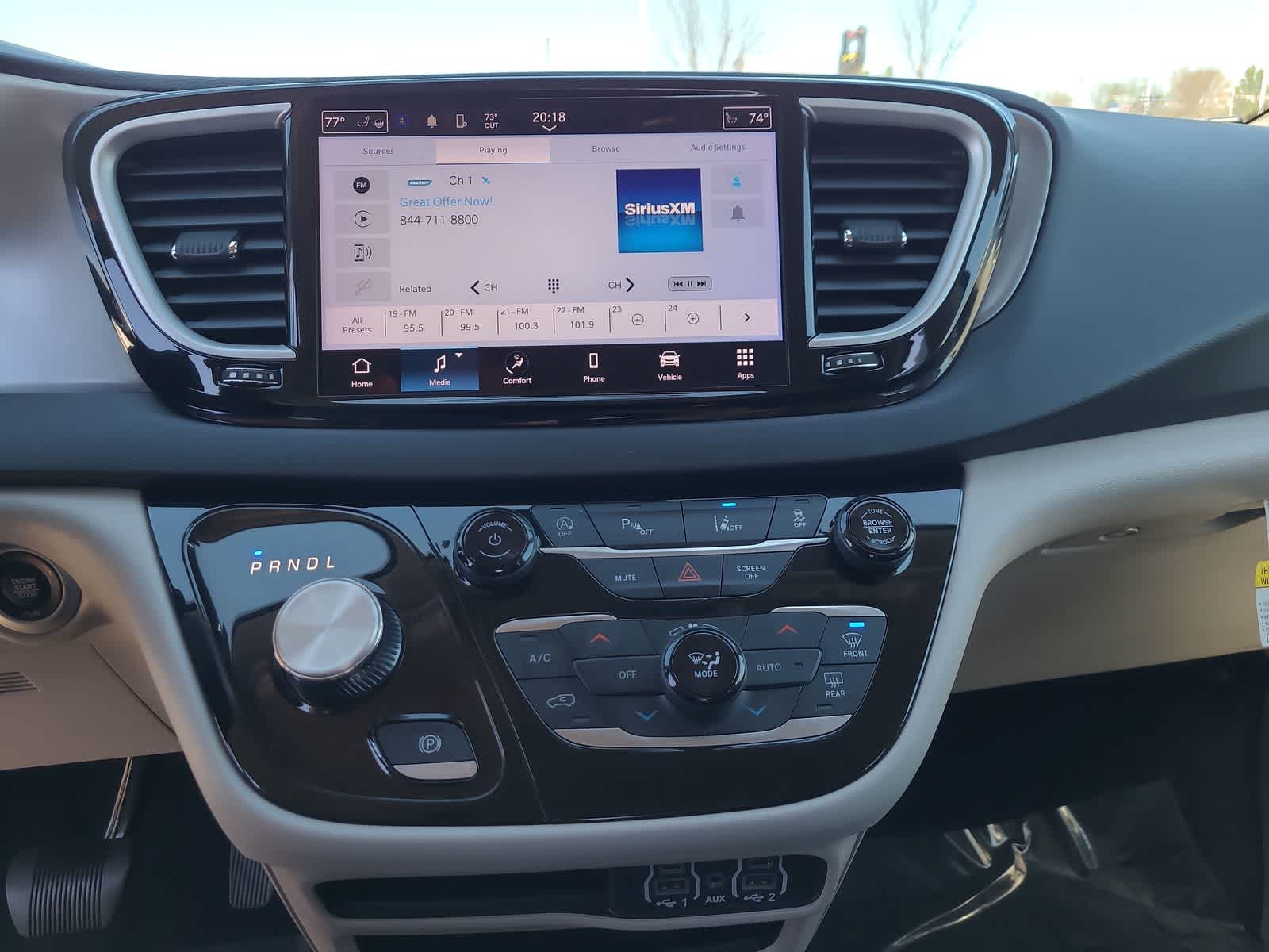 Thumbnail: 2023 Chrysler Pacifica - 24