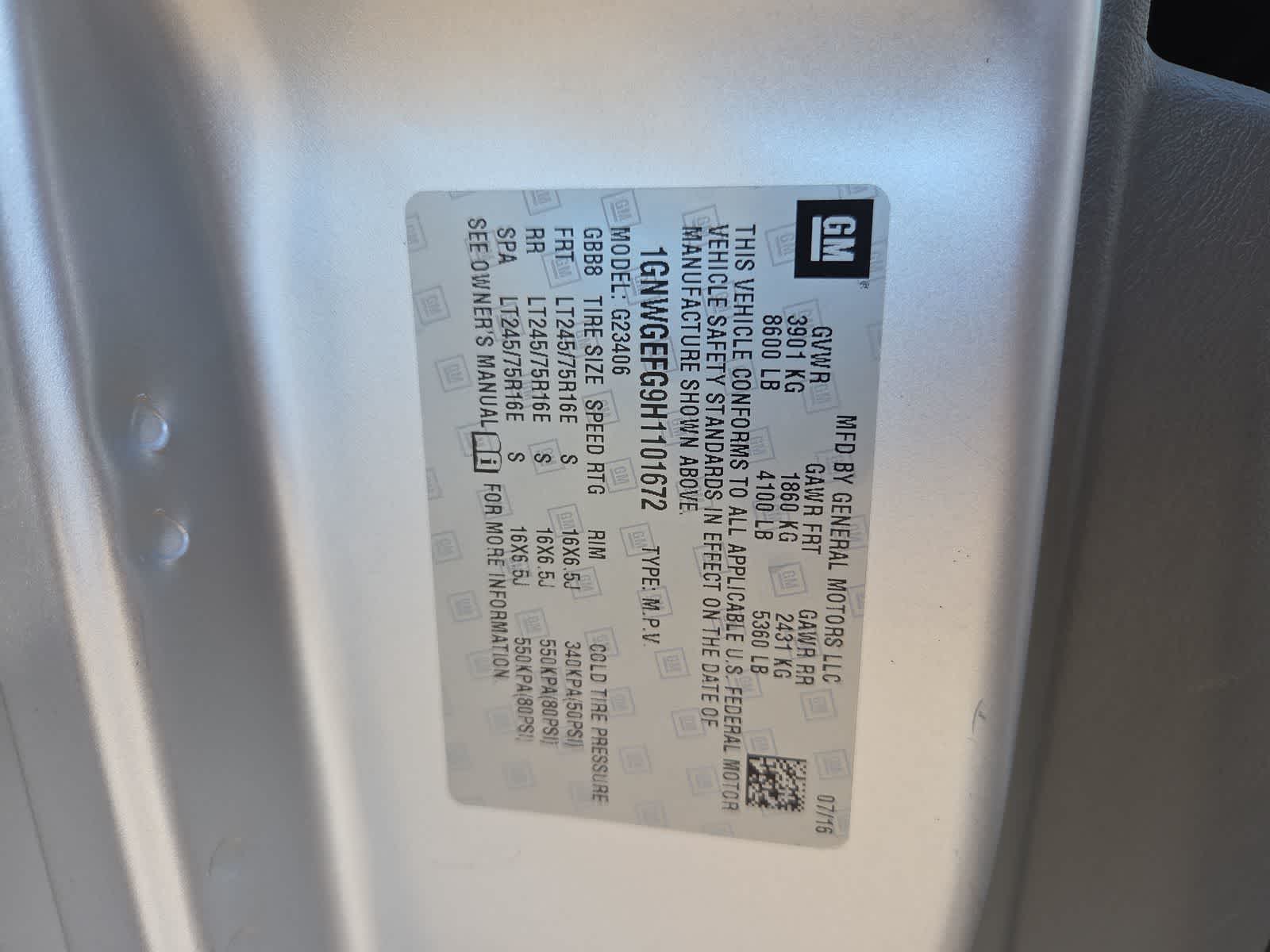 2017 Chevrolet Express Passenger LS - Photo 29