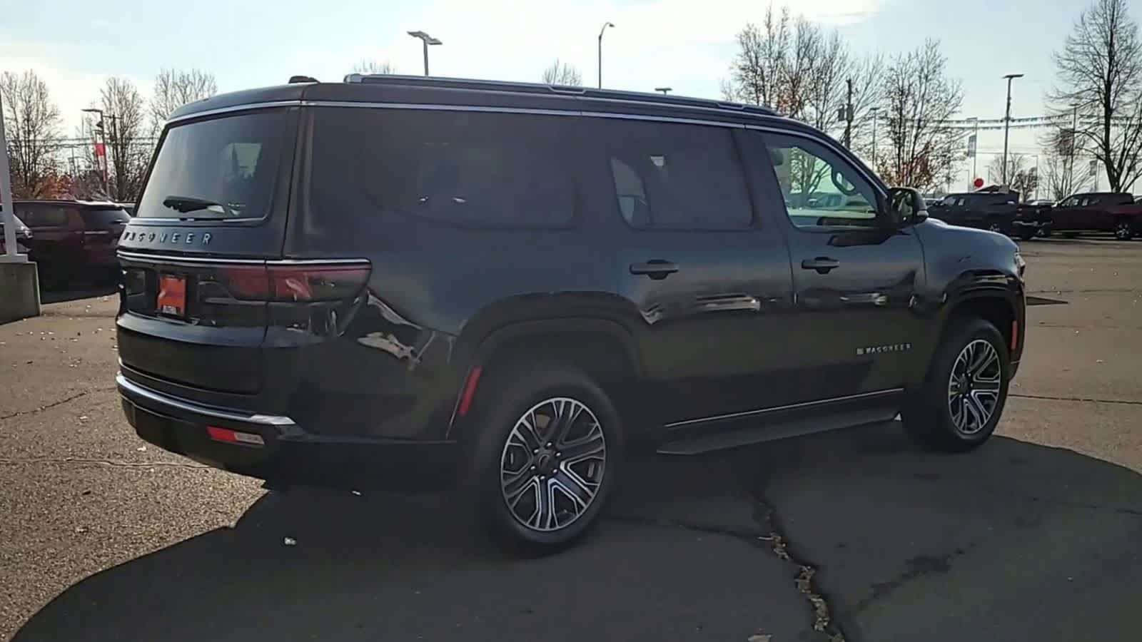 Thumbnail: 2025 Jeep Wagoneer - 8