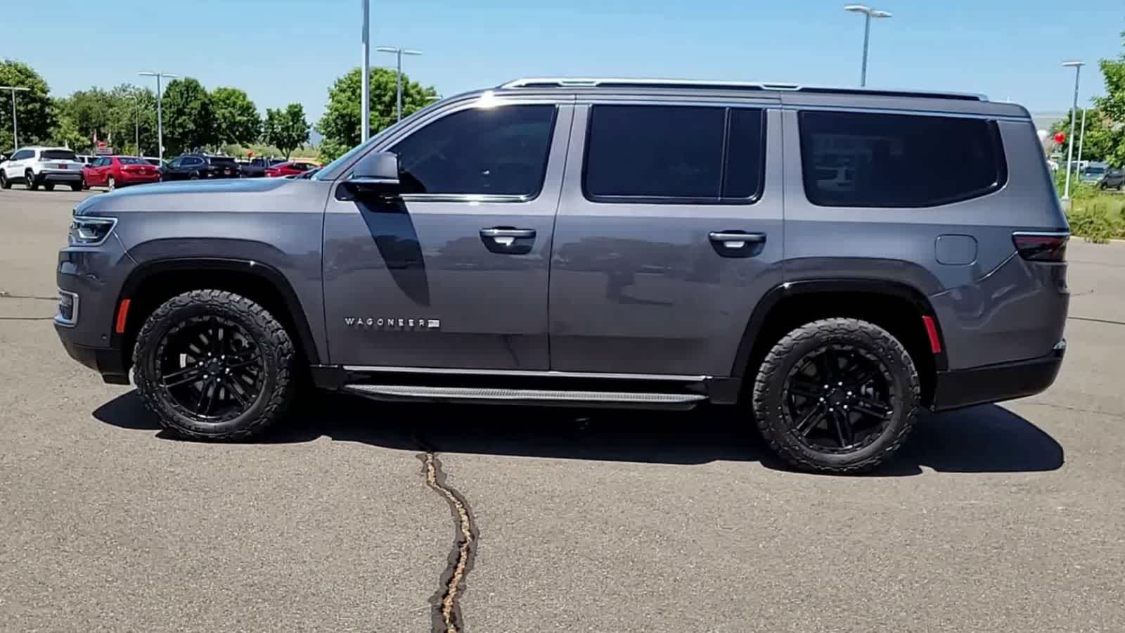 Thumbnail: 2022 Jeep Wagoneer - 5