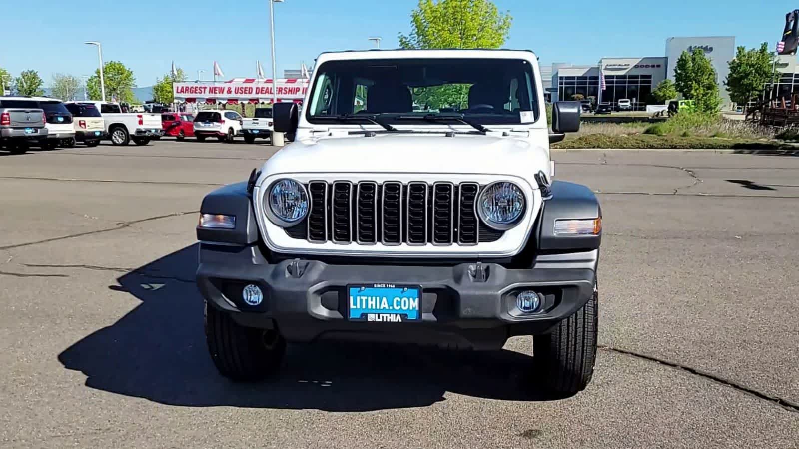 Thumbnail: 2026 Jeep Wrangler - 3