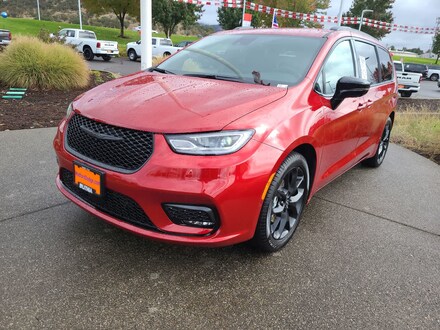 2026 Chrysler Pacifica SELECT Passenger Van