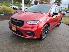 2026 Chrysler Pacifica SELECT Passenger Van Medford, OR