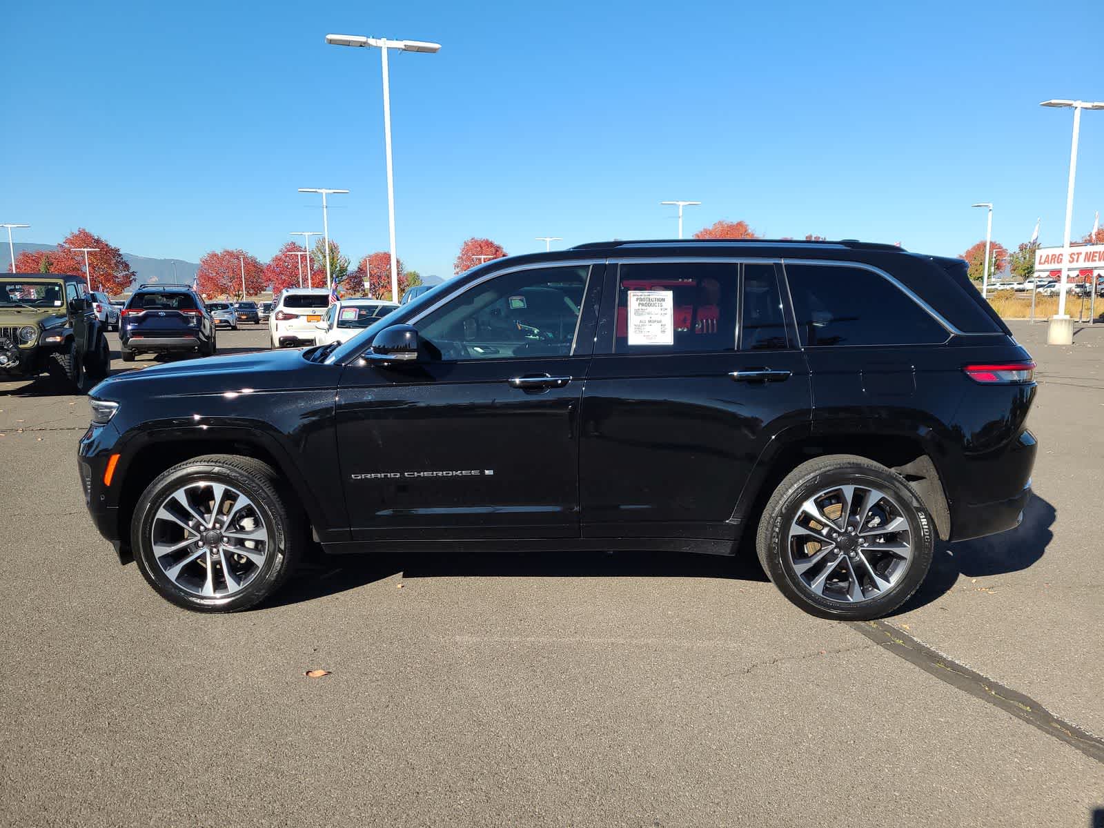 Thumbnail: 2023 Jeep Grand Cherokee - 11