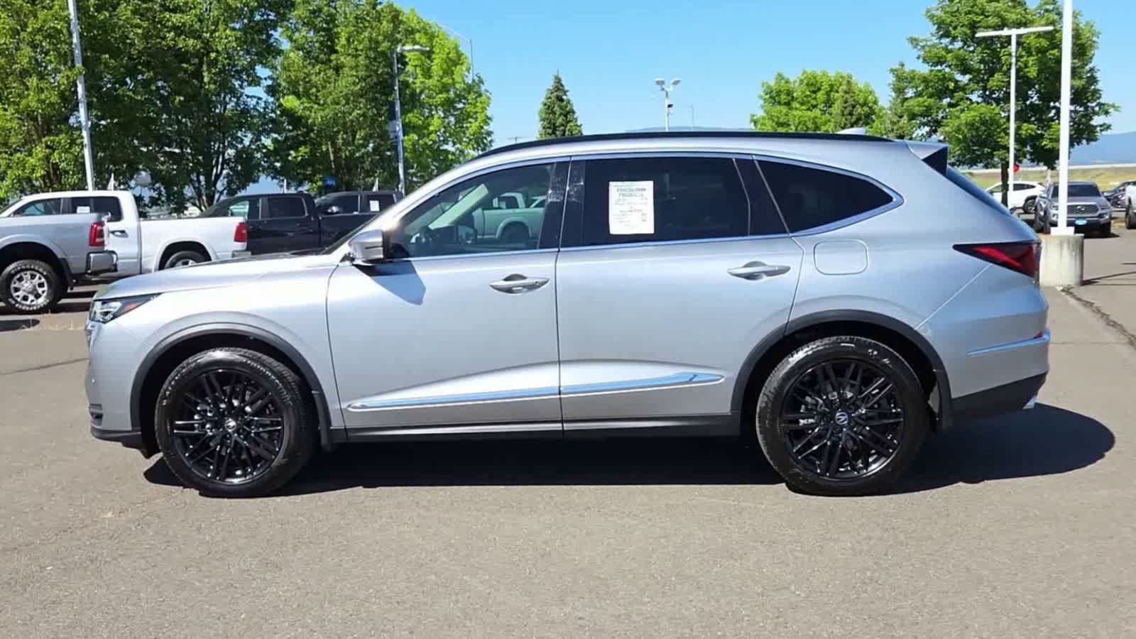 Thumbnail: 2025 Acura MDX - 5