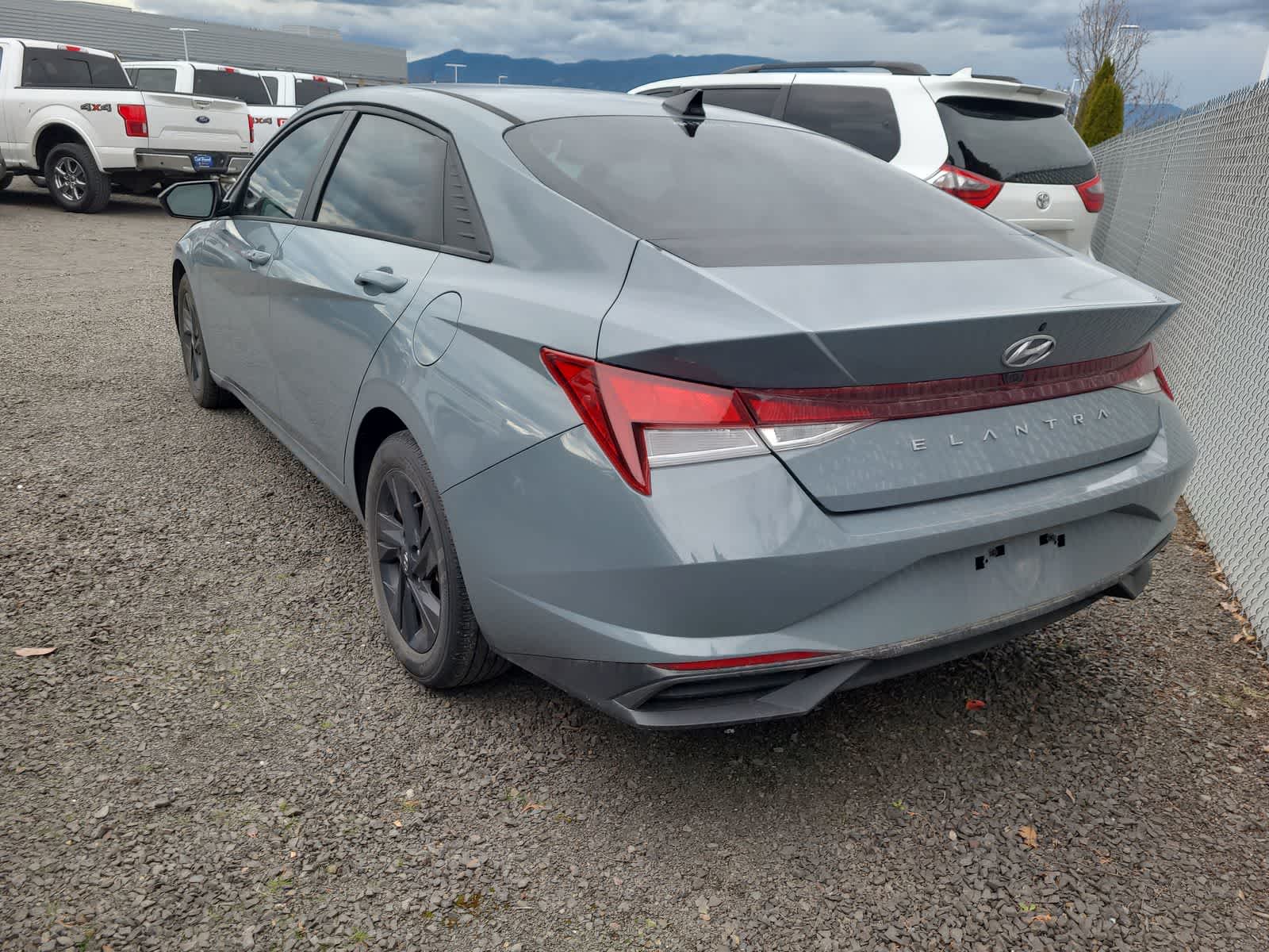 Thumbnail: 2022 Hyundai Elantra - 3