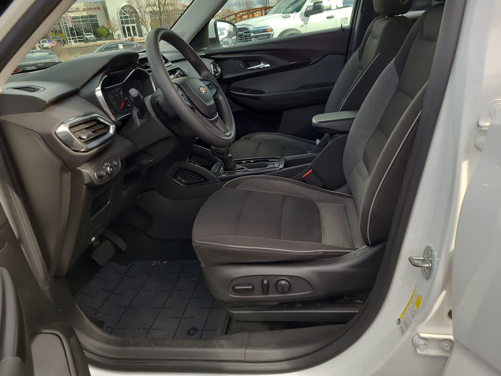 Thumbnail: 2022 Chevrolet TrailBlazer - 19