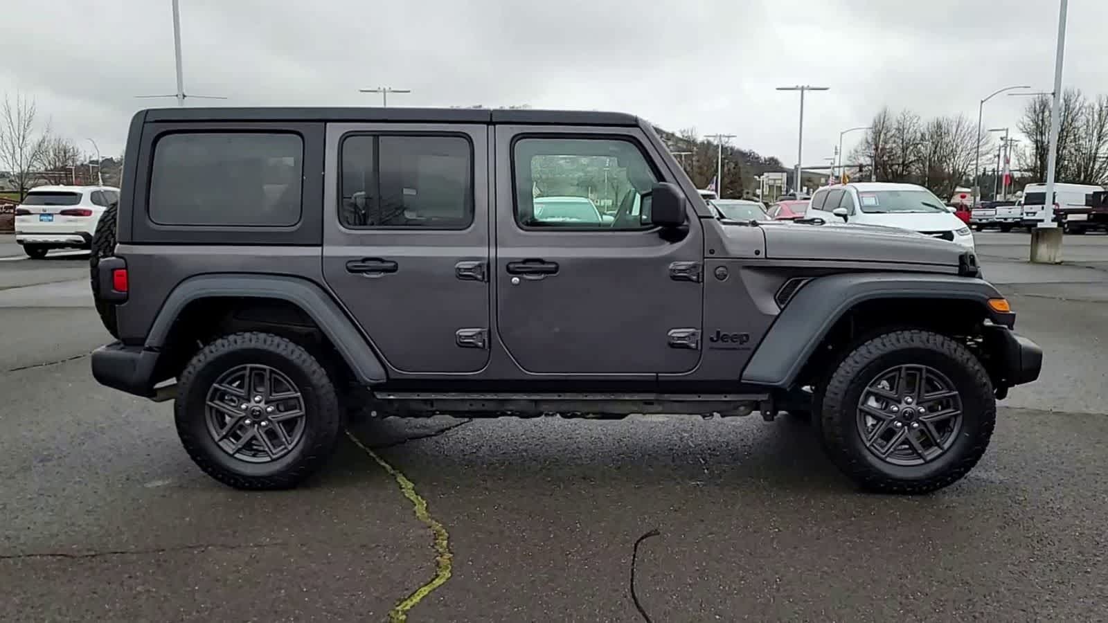 Thumbnail: 2024 Jeep Wrangler - 9