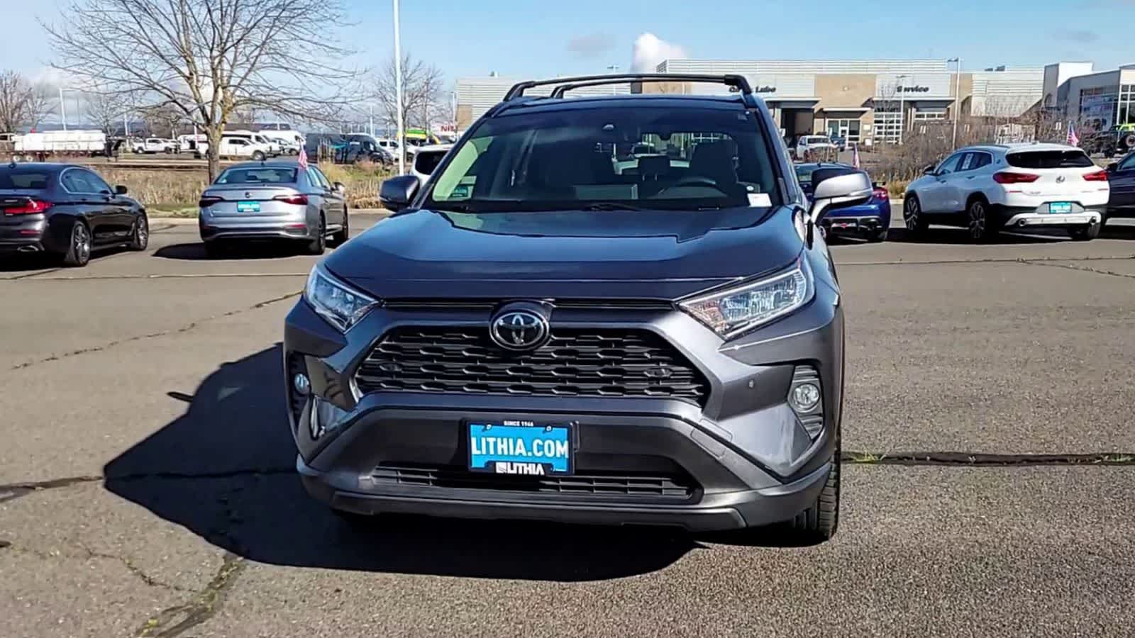 Thumbnail: 2019 Toyota RAV4 - 3