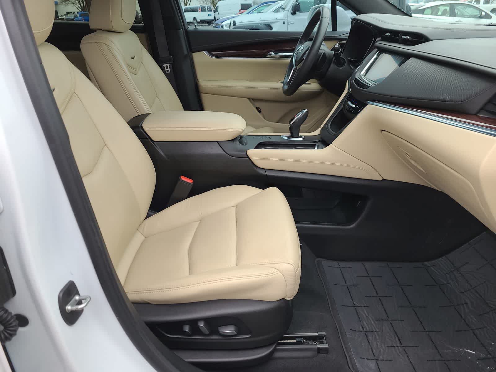 Thumbnail: 2017 Cadillac XT5 - 22