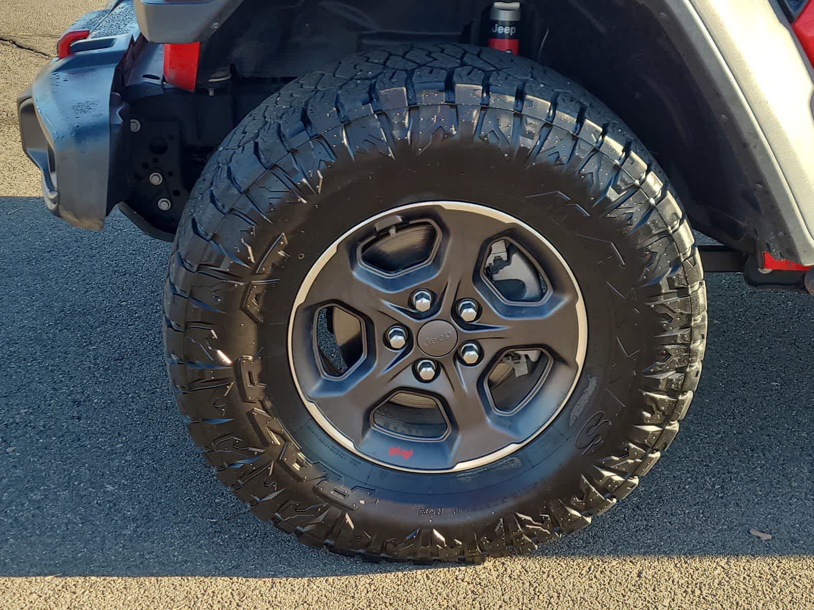 Thumbnail: 2020 Jeep Gladiator - 16