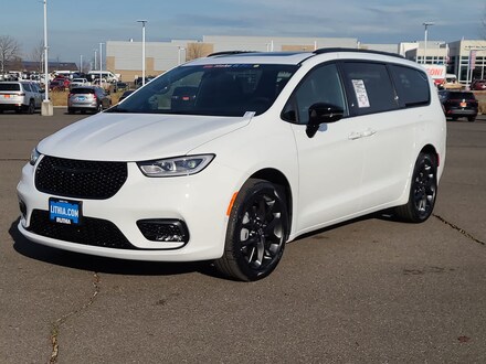 2026 Chrysler Pacifica SELECT AWD Passenger Van