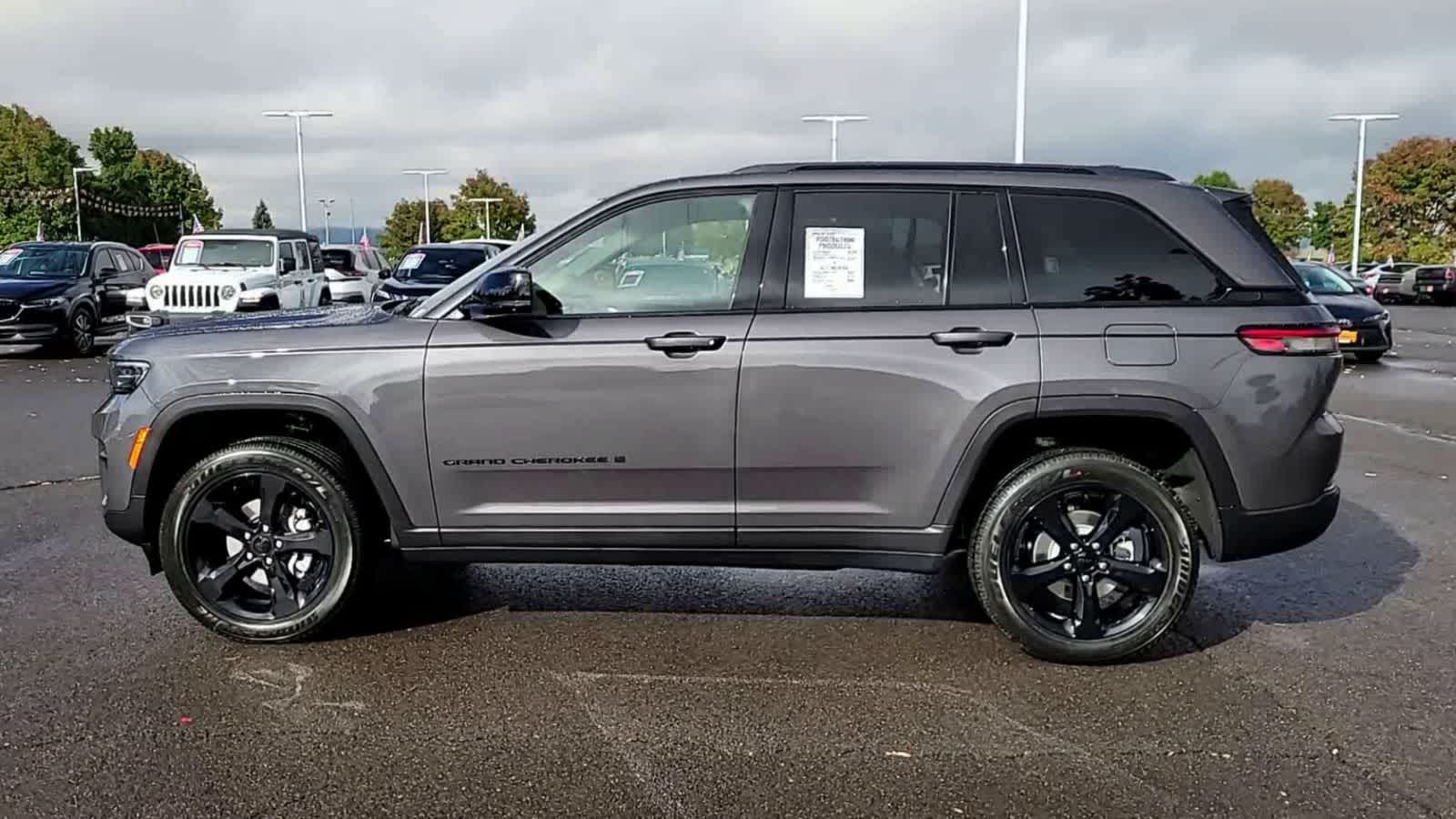 Thumbnail: 2025 Jeep Grand Cherokee - 5