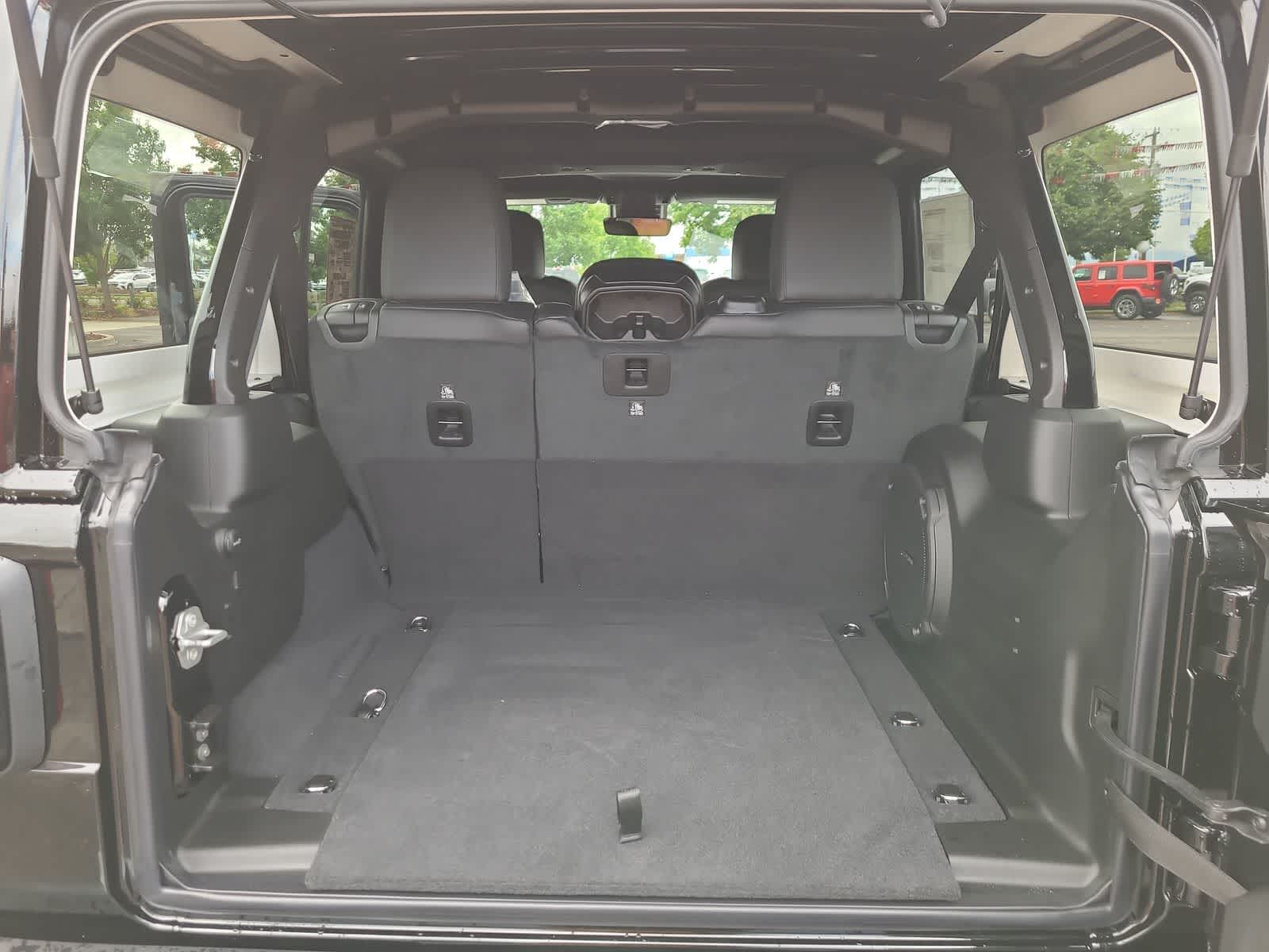 Thumbnail: 2025 Jeep Wrangler - 27