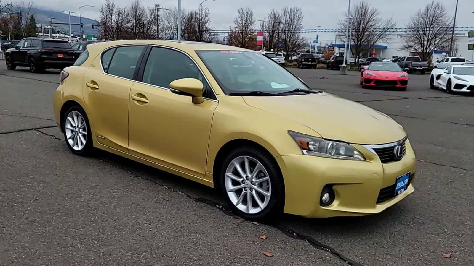 Thumbnail: 2011 Lexus CT - 2
