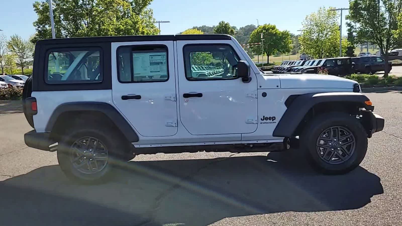 Thumbnail: 2026 Jeep Wrangler - 9